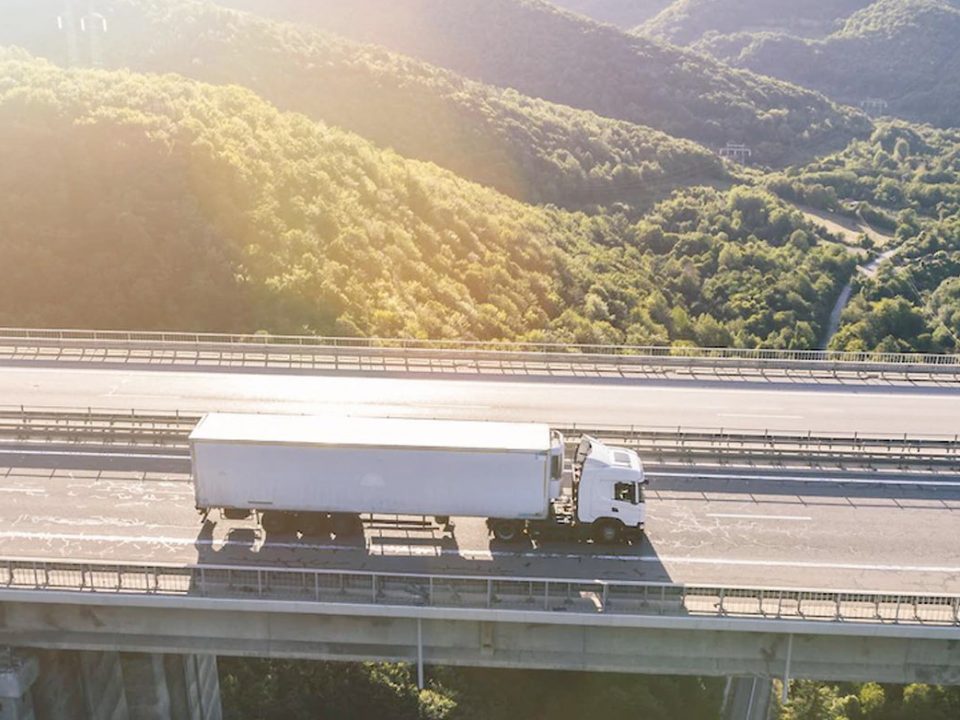 Qué influye en el precio del transporte